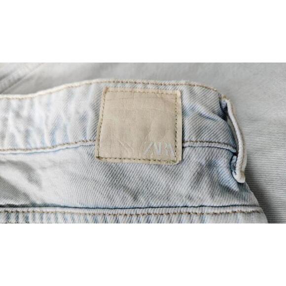 Zara Women's Wide Leg High-Waisted Frayed Hem Light Wash Jeans Size 4 - Picture 6 of 10